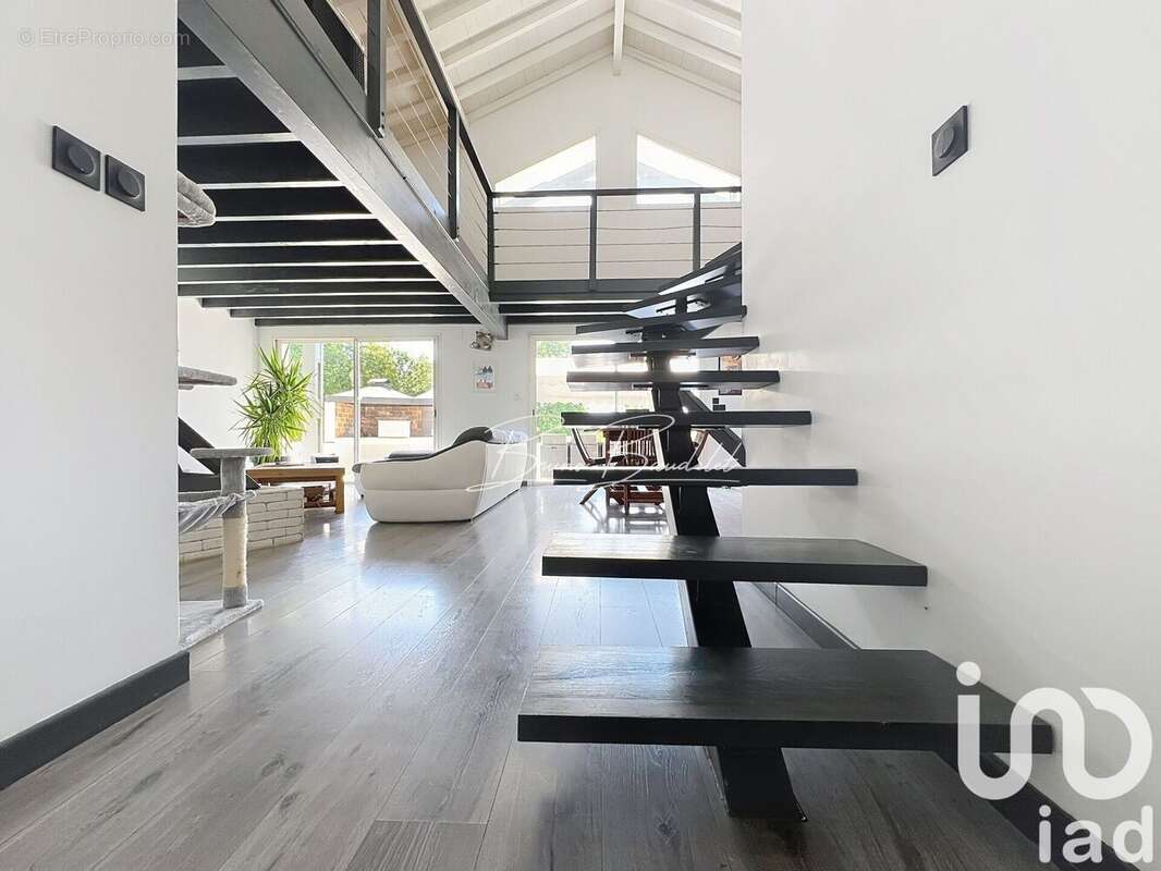 Maison 175 m² à Creon  - photo 8