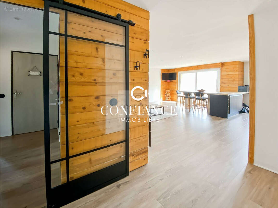 Appartement à EZE
