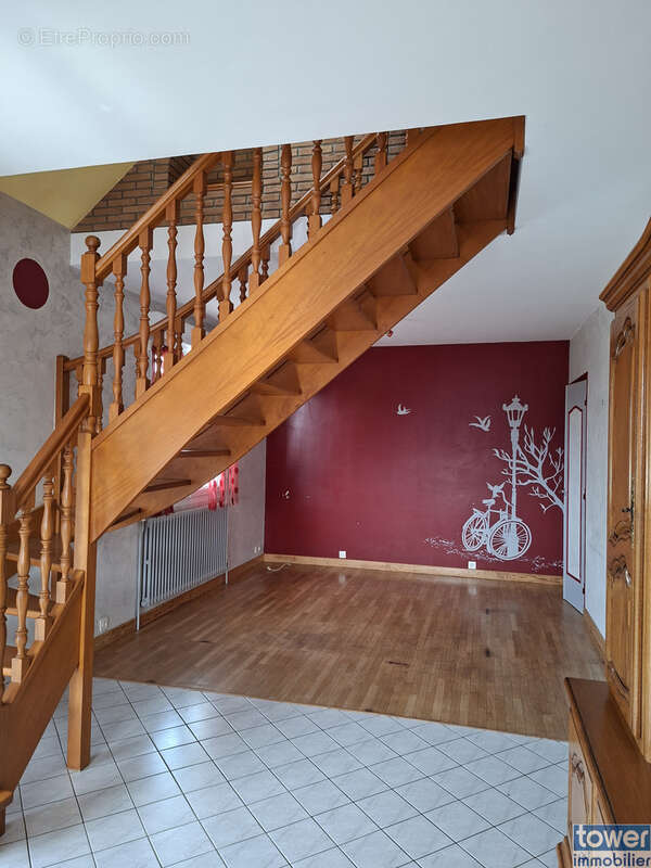Maison familiale de 110 m2 avec grand séjour lumineux et sous-sol complet - photo 3