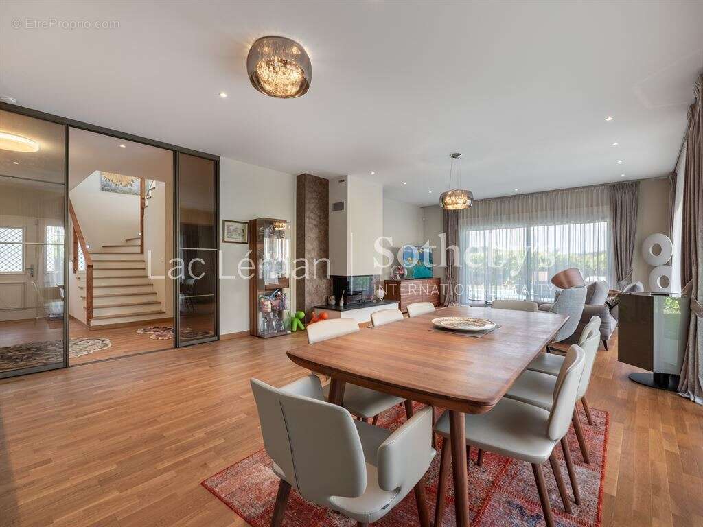 Maison à CHENS-SUR-LEMAN