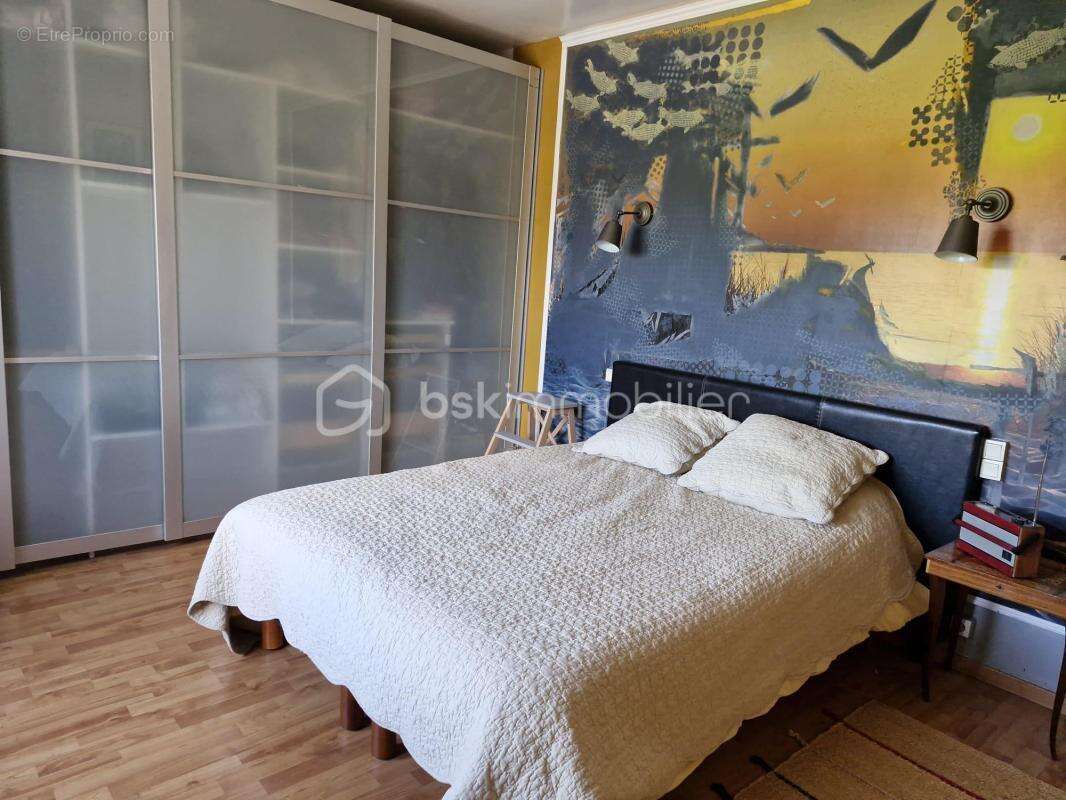 Vivez le charme de l'ancien au coeur de Wattrelos ! 4 chambres, jardin, garage - photo 7