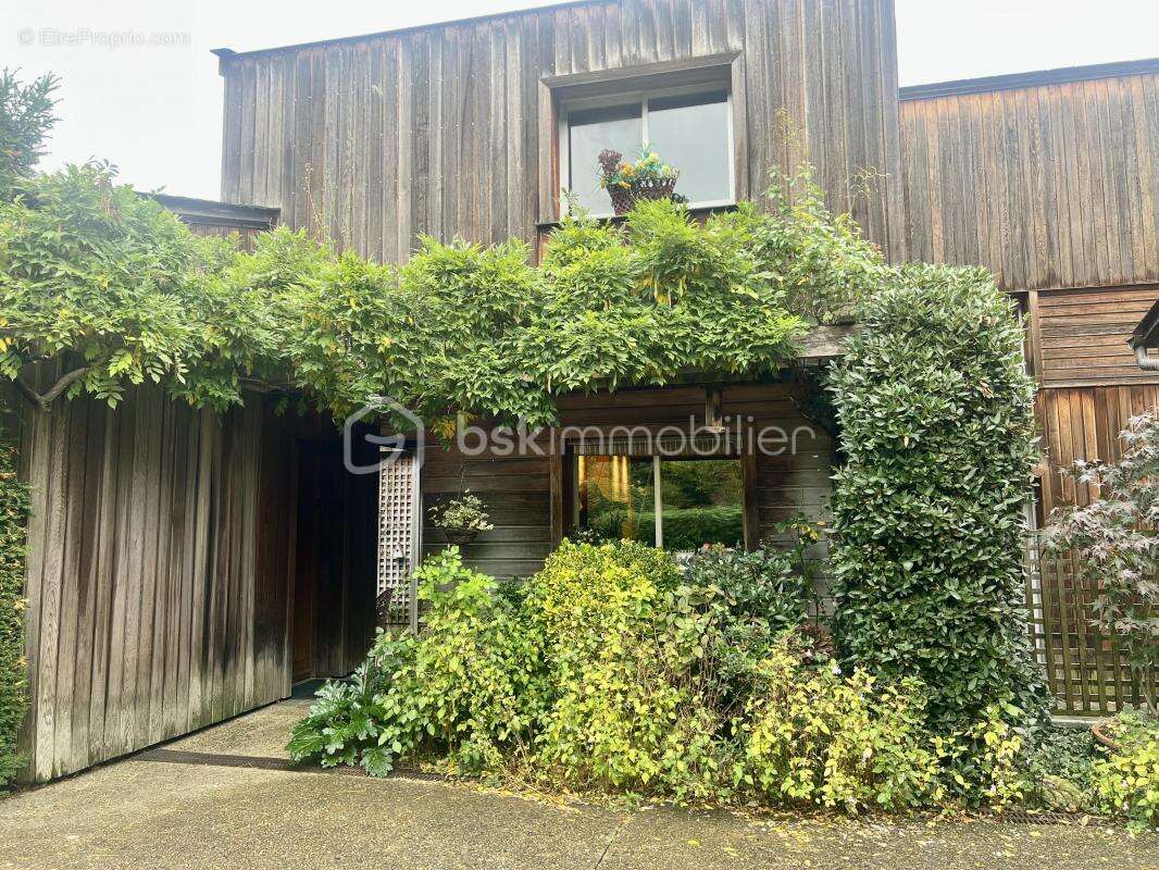 Maison à SAINT-GERMAIN-LES-ARPAJON