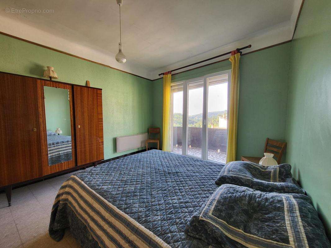 Appartement à SAINT-BRES