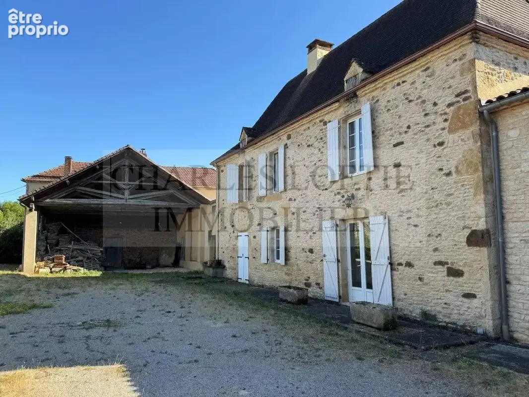 Belle propriété de caractère en pierre avec dépendances et gîte indépendant, 2.8 ha de terrain - photo 4