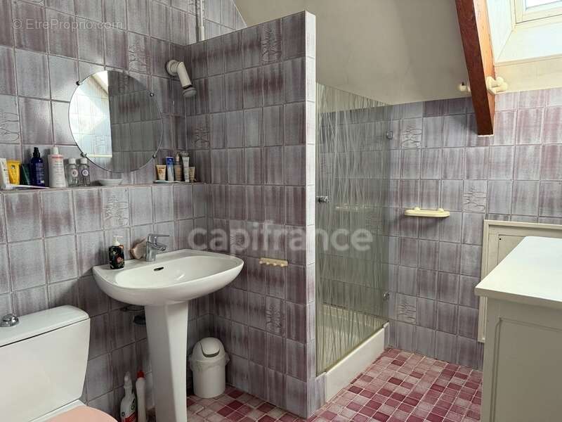 Maison à vendre 7 pièces  de 141 m2 Saint Georges sur Baulche (89) 4 chambres.  Sous sol.  Terrain 600 m2 - photo 18