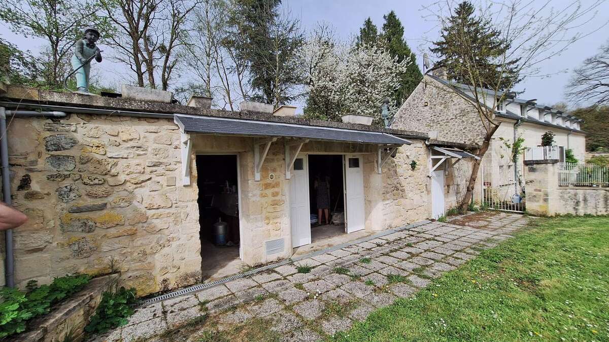 HAUTEFONTAINE – Authentique longère avec du cachet ! - photo 4