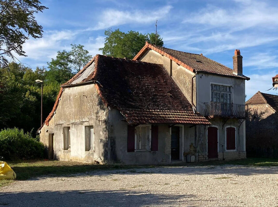 Maison à FRANGY-EN-BRESSE