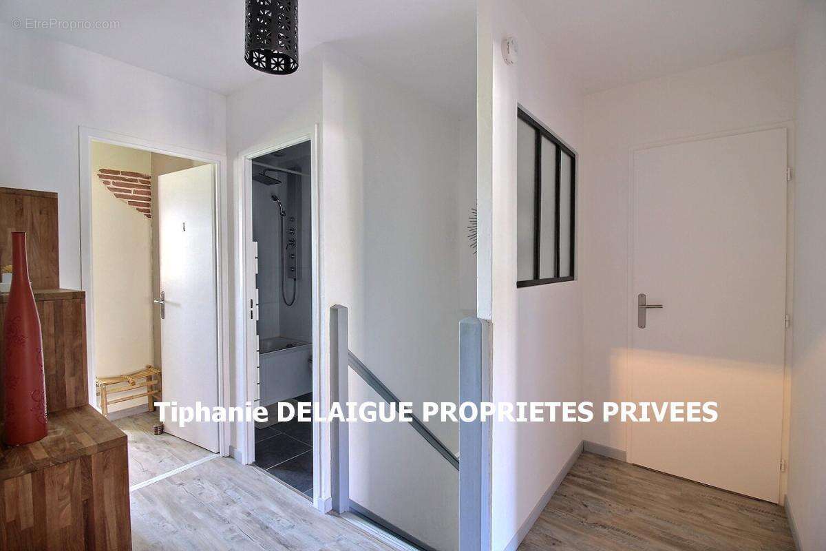 Appartement à SAINT-PRIEST-EN-JAREZ