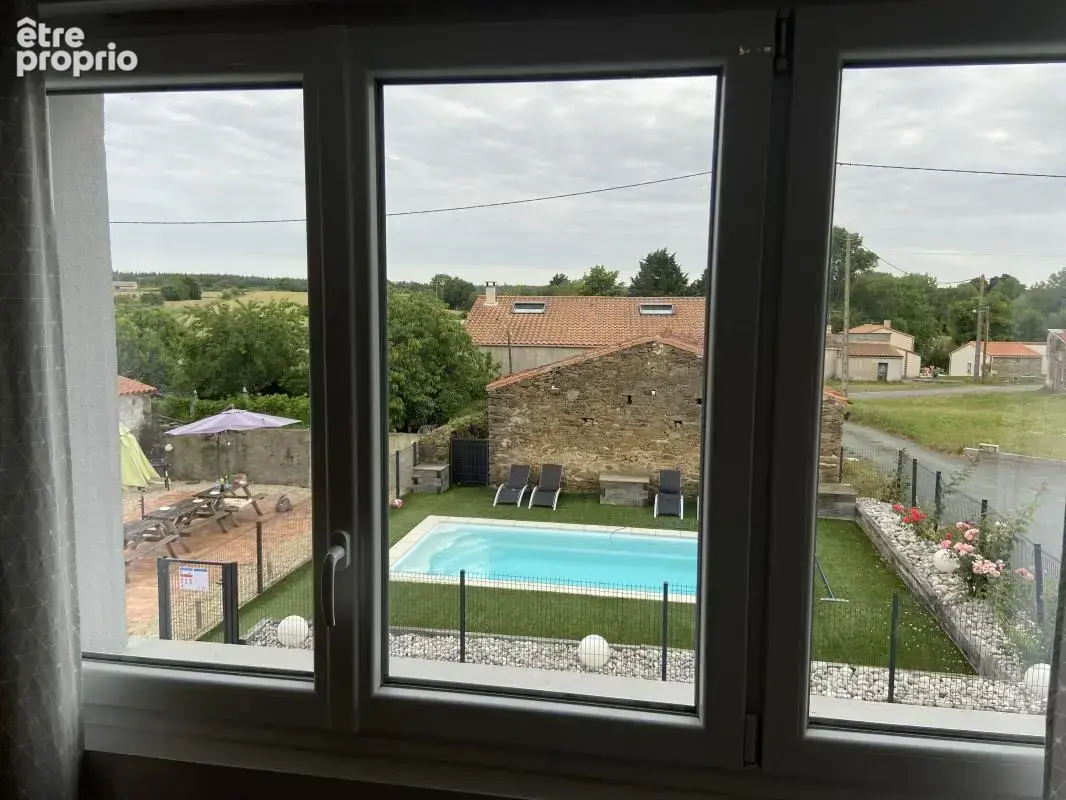 Ensemble touristique – 3 gîtes + piscine chauffée + maison à rénover – 15 min du puy du fou - photo 12