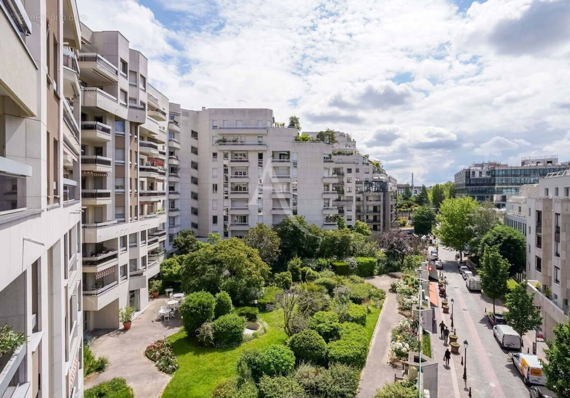Appartement à COURBEVOIE