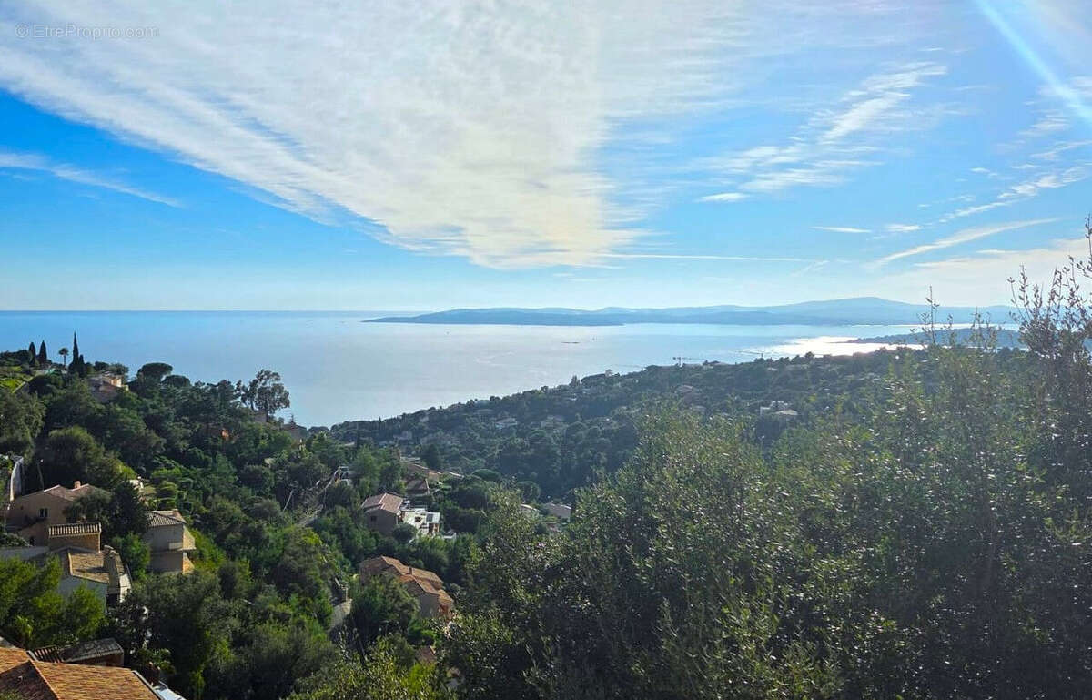 Maison à LES ISSAMBRES