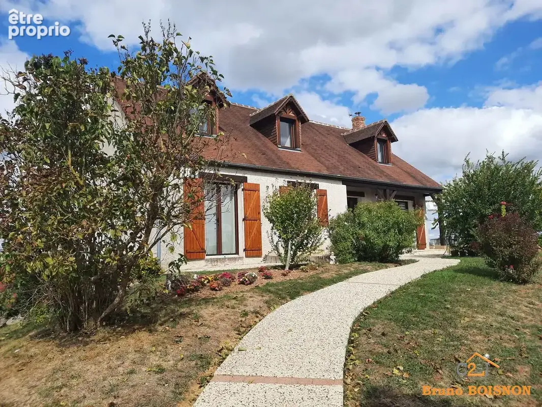 Maison 6 pièces 164  m2 sur Notre Dame d'Oé - photo 2