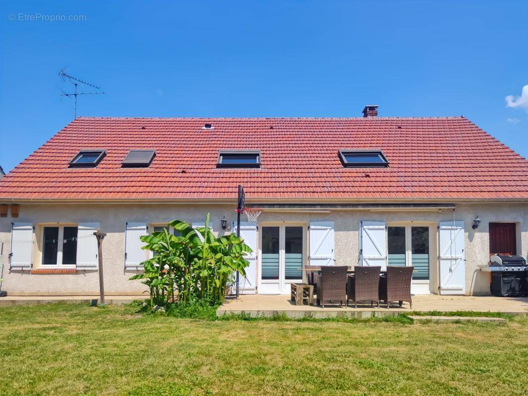 Maison à CHANTEAU