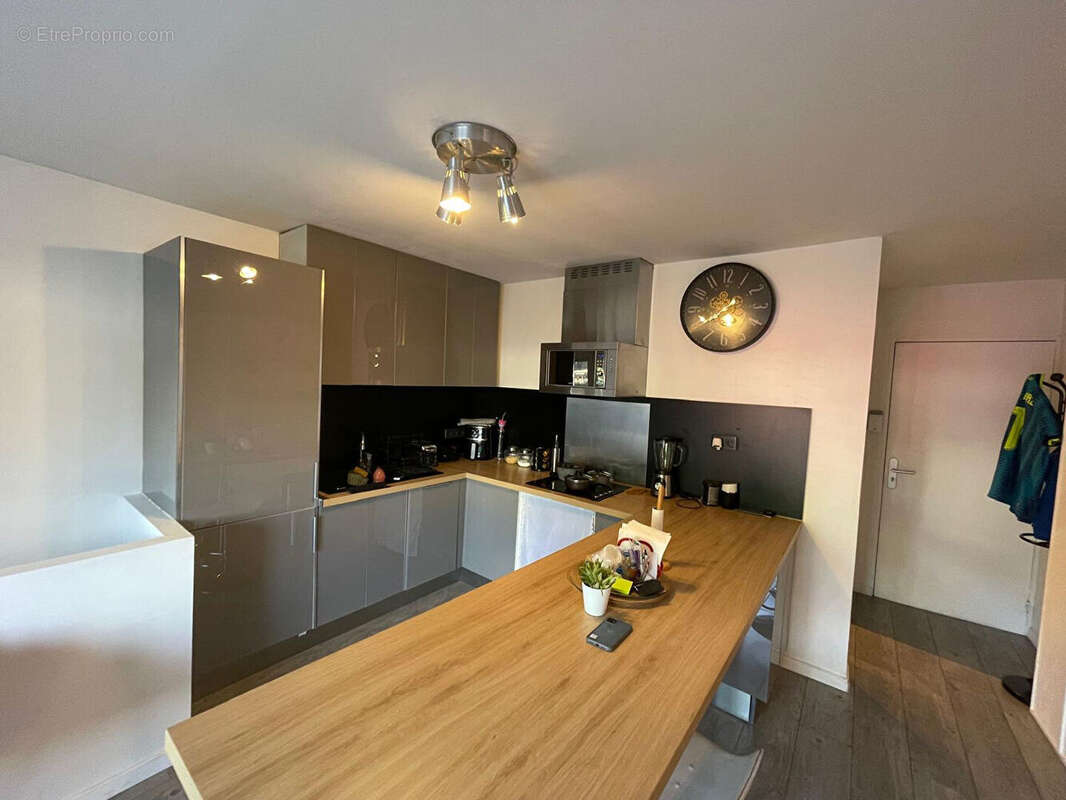 Appartement à LES PAVILLONS-SOUS-BOIS