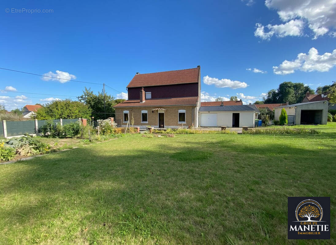 Maison à COURCELLES-LE-COMTE