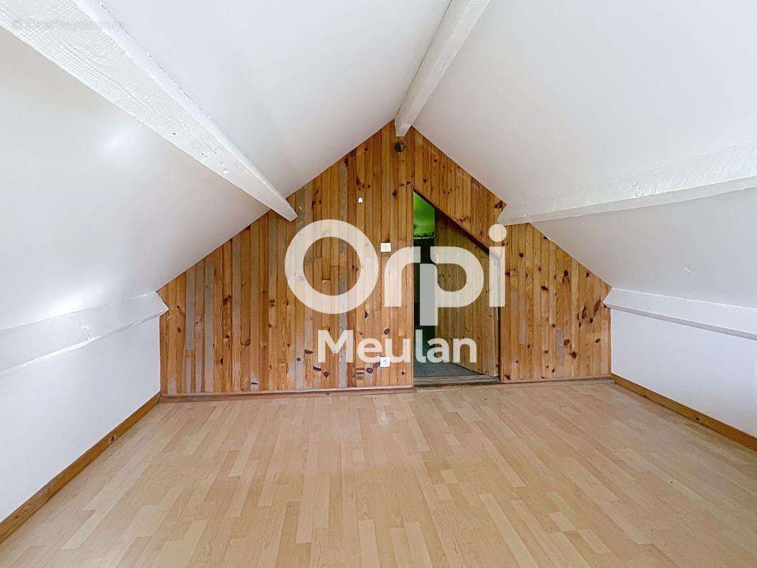 Appartement à SERAINCOURT
