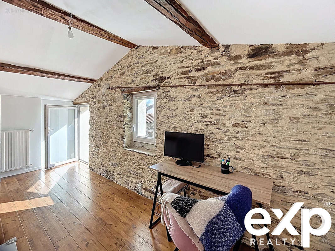 Maison à LA CHAPELLE-BASSE-MER