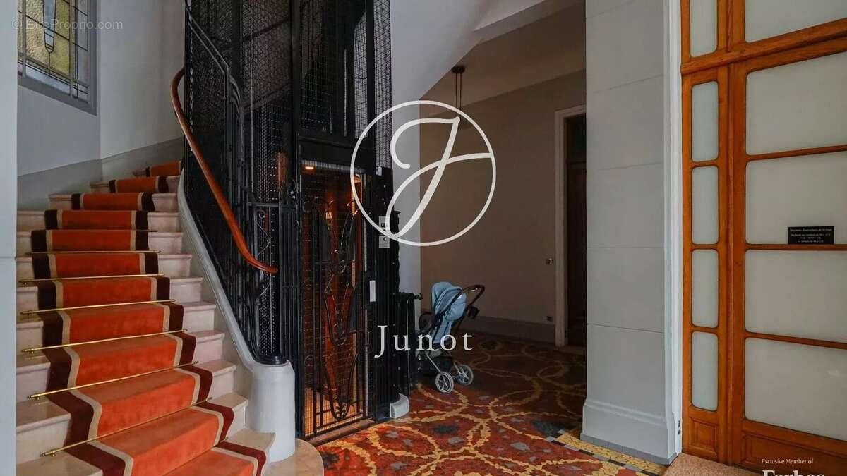 Appartement à PARIS-6E