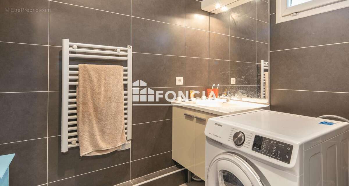 Appartement à SEYSSINET-PARISET