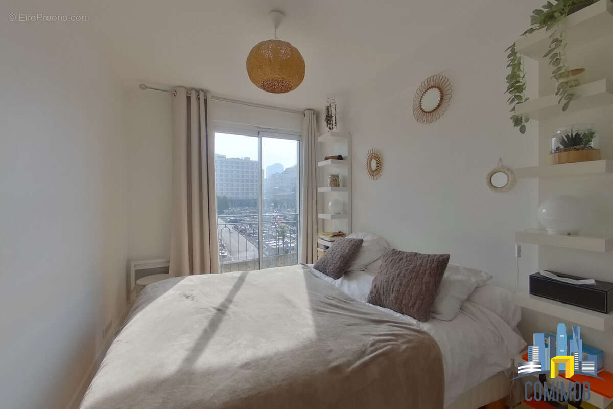 Appartement à LA GARENNE-COLOMBES