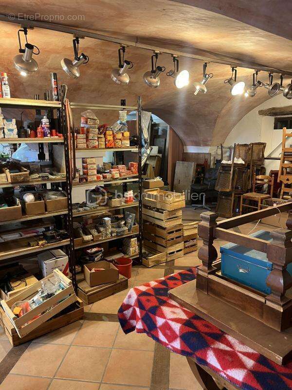 Commerce à MOUTIERS