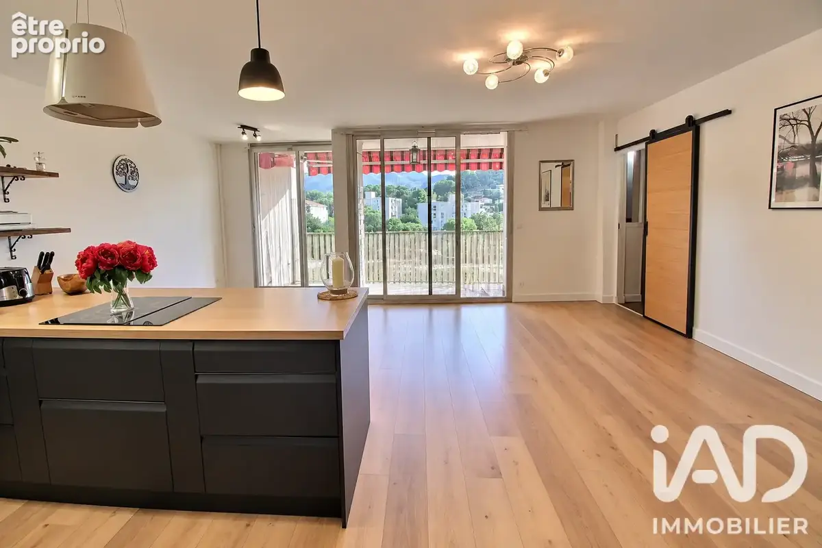Photo 1 - Appartement à MARSEILLE-12E