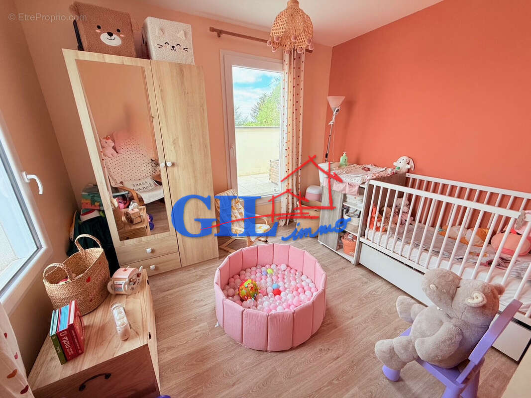 Appartement à VERT-SAINT-DENIS