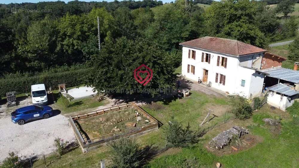Ancienne ferme partiellement à renover avec puits et dépendances - photo 25