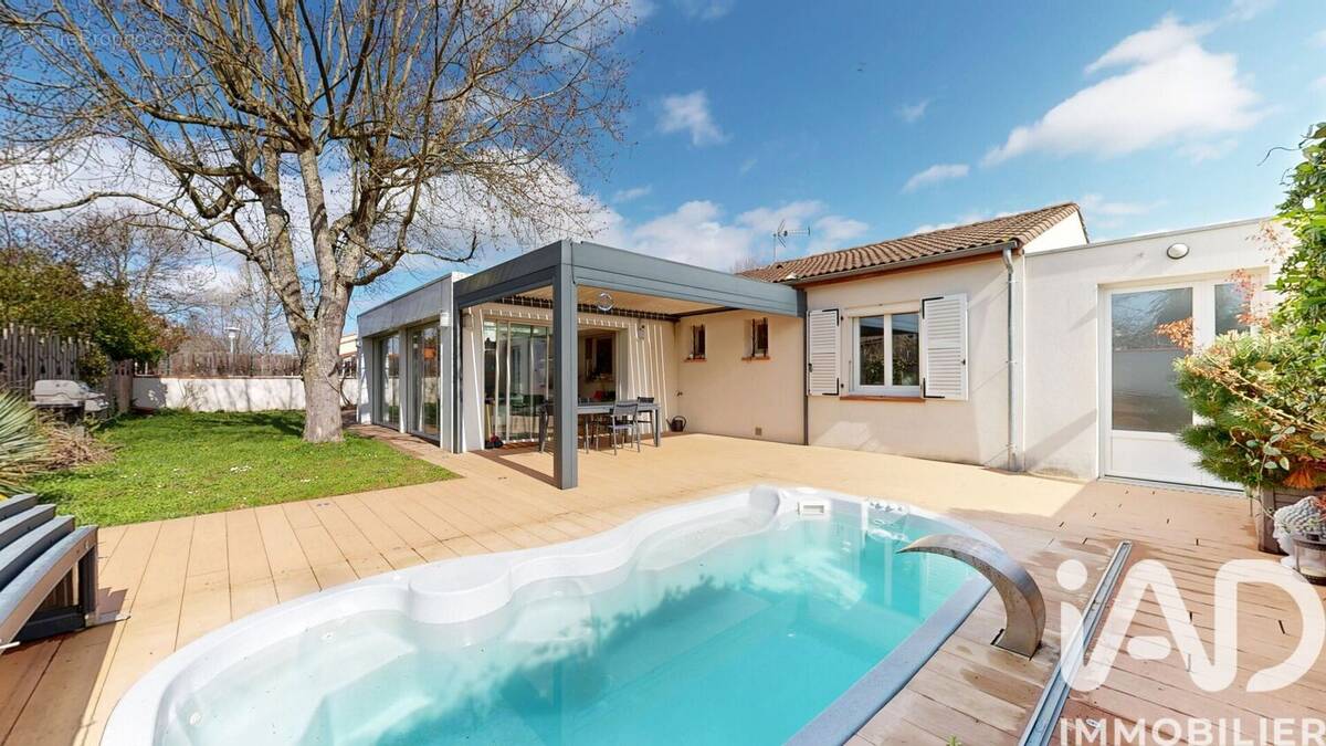 Photo 1 - Maison à BEAUZELLE