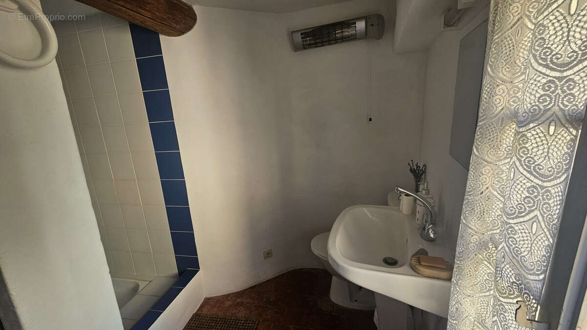 Maison à VILLES-SUR-AUZON