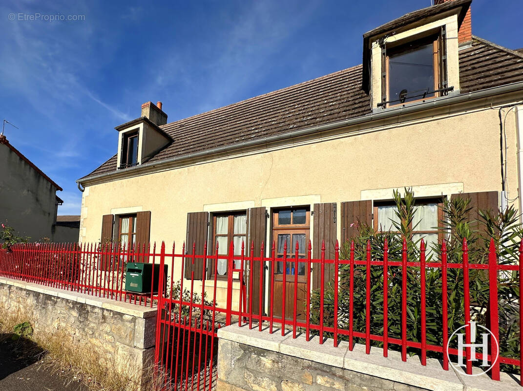 Maison à SAINT-AMAND-MONTROND