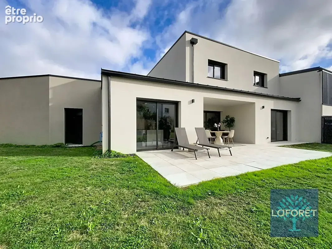 Photo Maison à Crevin au prix de 370 800€