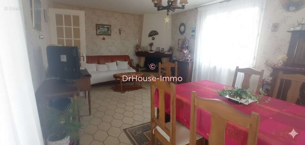 Maison à COMMEQUIERS