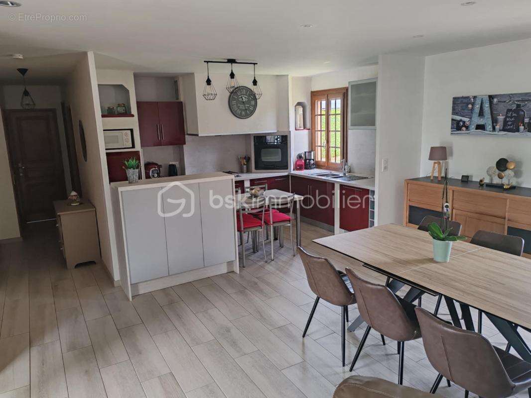 Maison à BOURNEVILLE