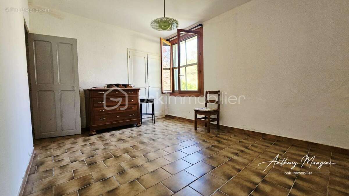 Authentique mas en pierre de 1860 avec ancien chai et beaux volumes - photo 5