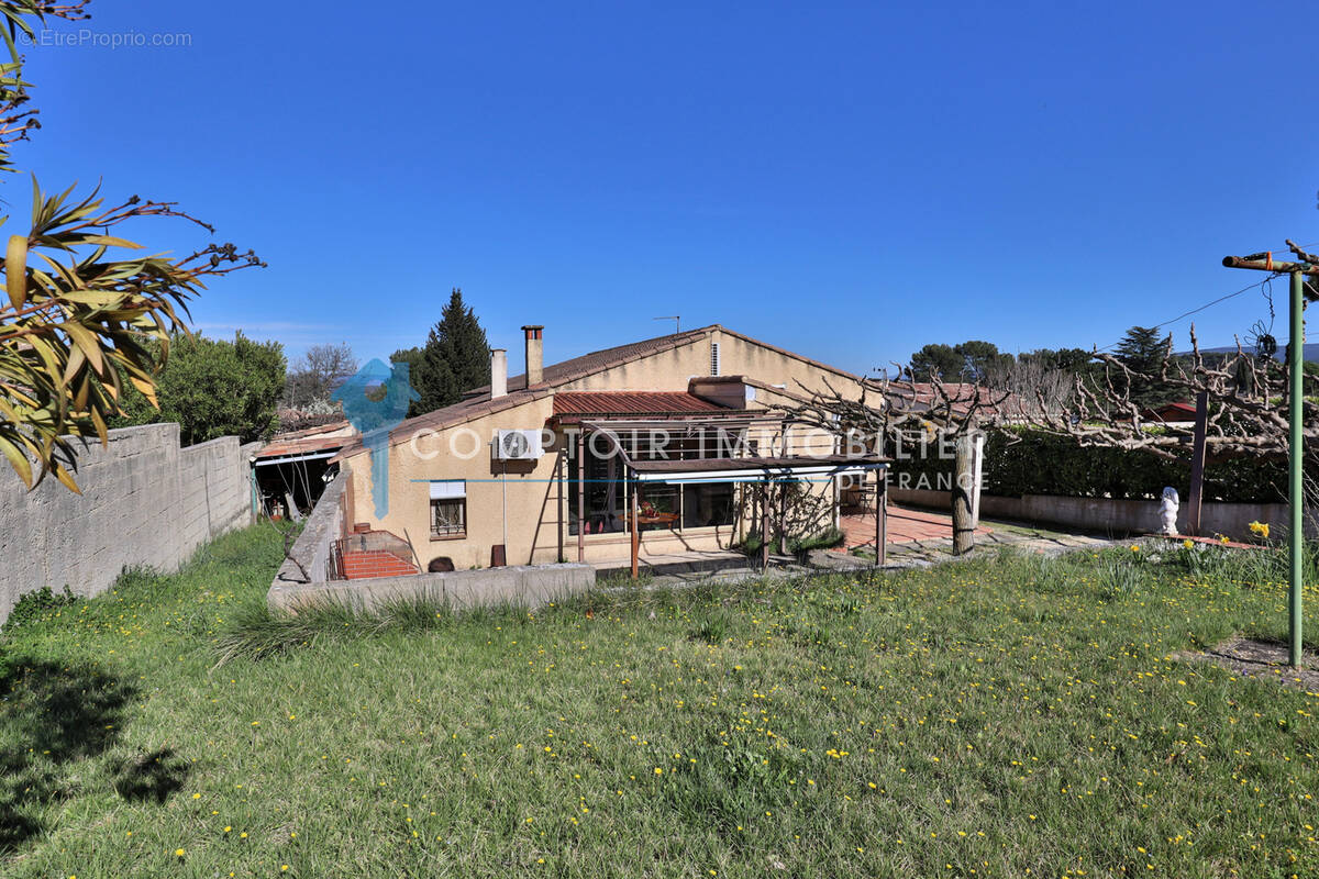 Maison à MAUBEC