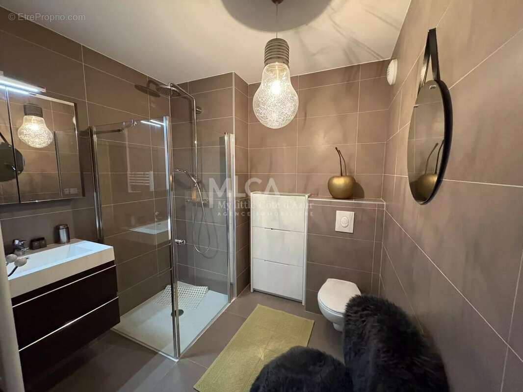 Appartement à SAINT-ETIENNE-DE-TINEE