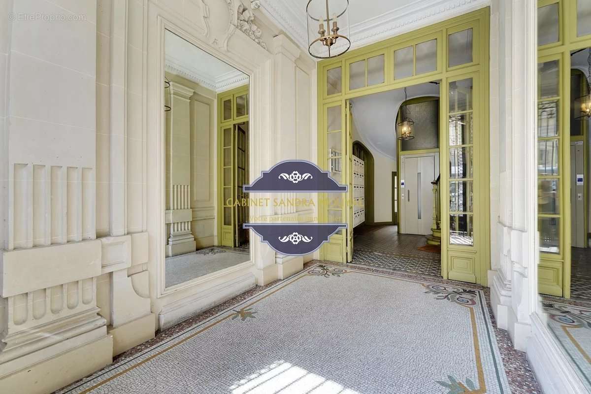 Appartement à PARIS-3E