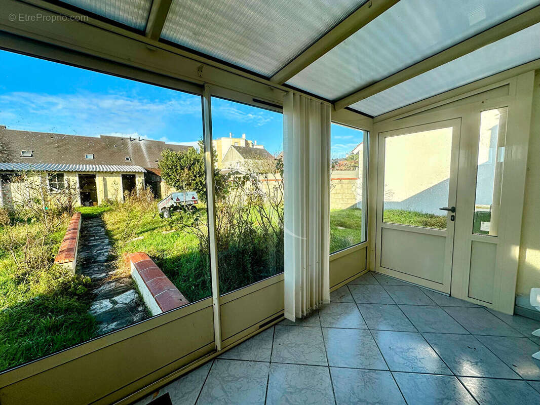 Maison à SAINT-JEAN-DE-BRAYE