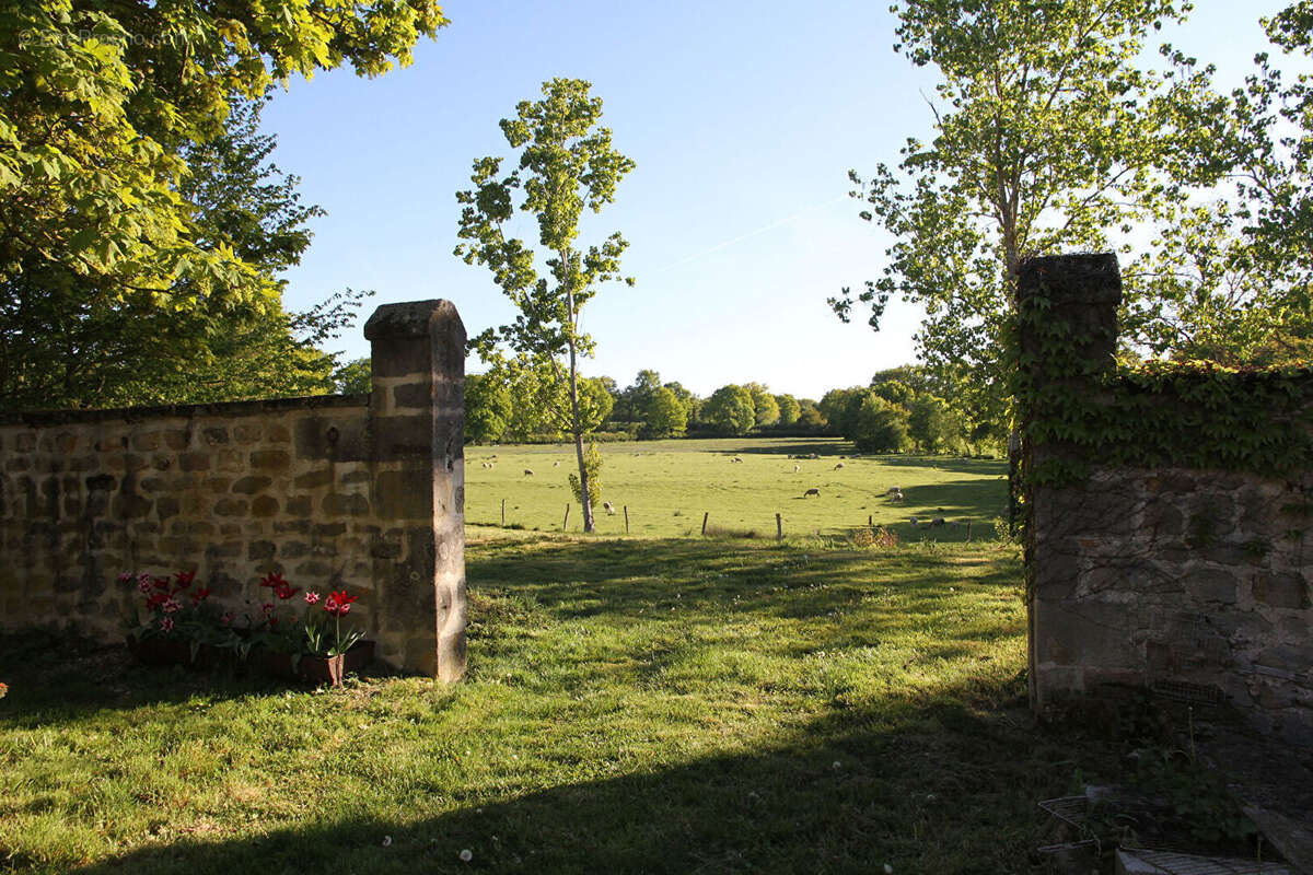 Domaine de charme à Autry Issards - photo 18