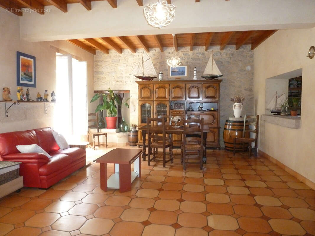 Maison à GIRONDE-SUR-DROPT