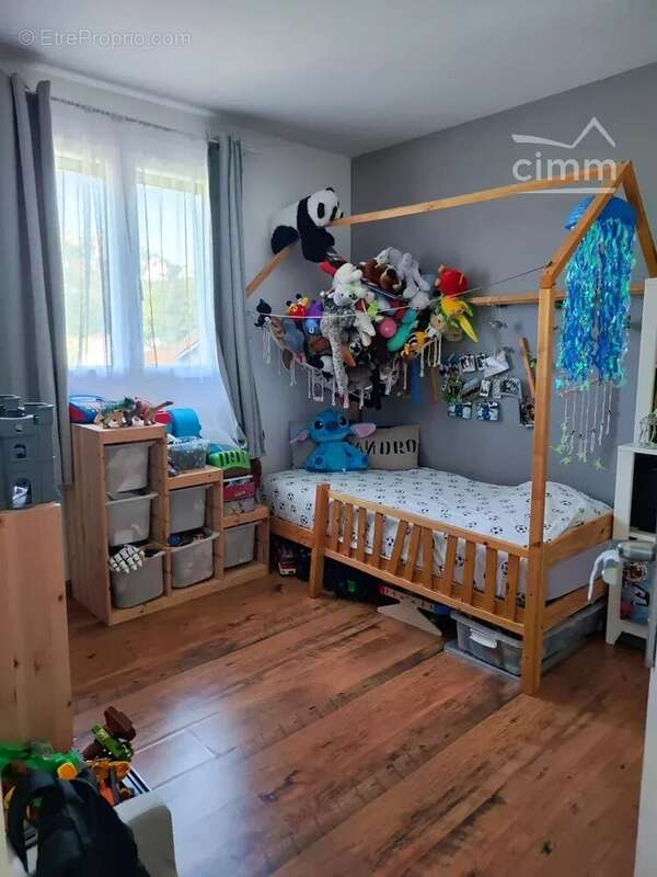 Appartement à GUILHERAND-GRANGES