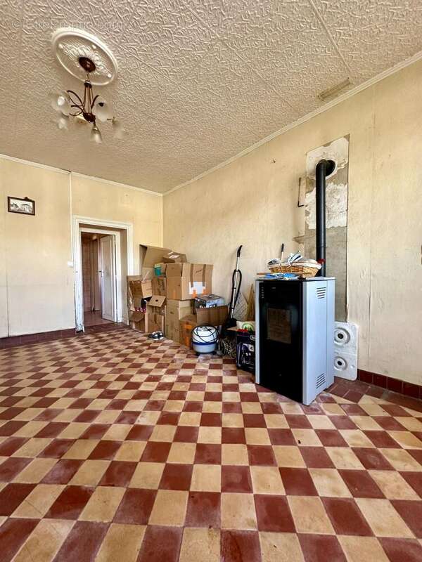 Maison 83 m² à La Chapelle-Hugon  - photo 4