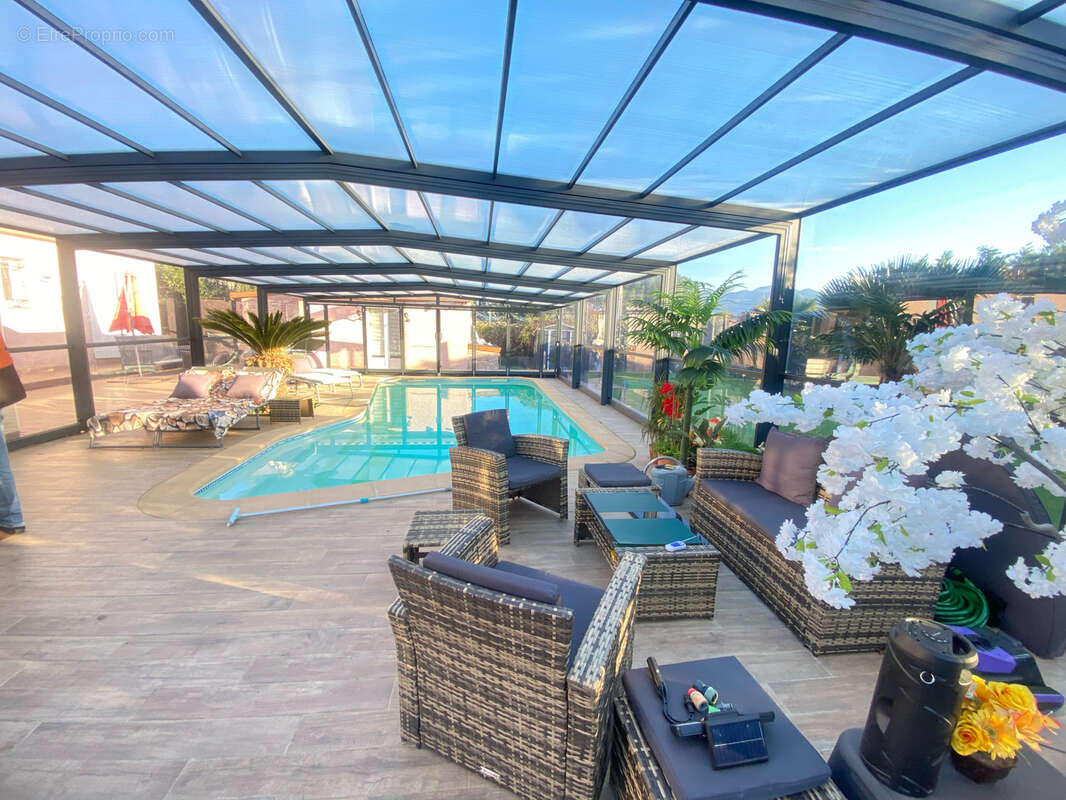 Villa de plain-pied avec piscine chauffée, pool house et prestations haut de gamme - photo 6