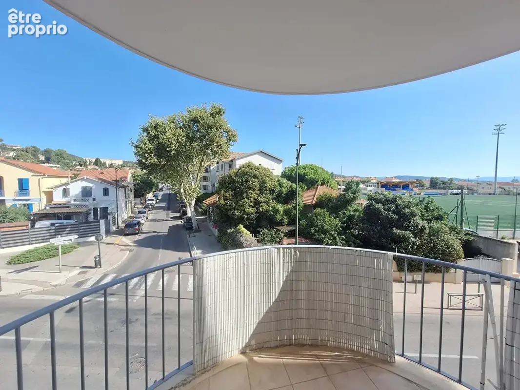 Appartement Hyères T2- 39.45m² - Balcon - Stationnement - photo 3