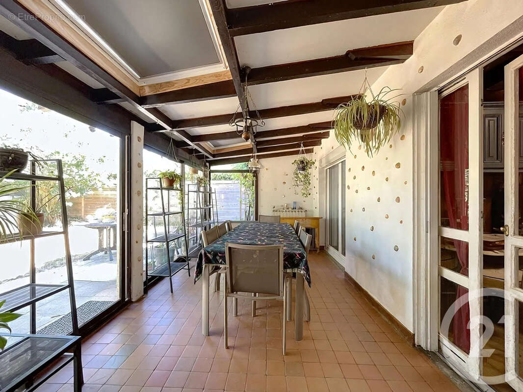 Maison 138 m² à Savigny-Le-Temple  - photo 5