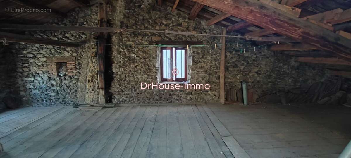 Maison à SAINT-GEORGES-D&#039;AURAC