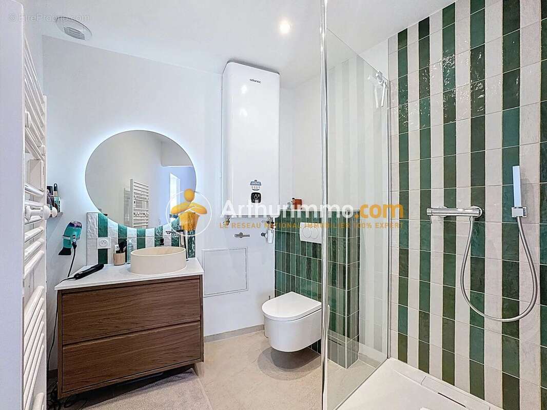 Appartement à NIVOLAS-VERMELLE