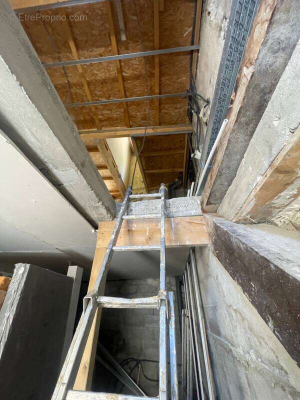 Maison de village 54 m2 à terminer, sise à 04290 Volonne - photo 4
