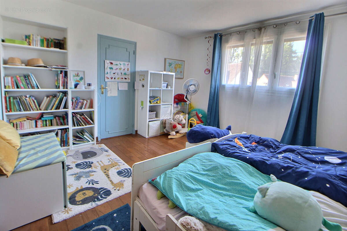 Maison à VERNEUIL-SUR-SEINE